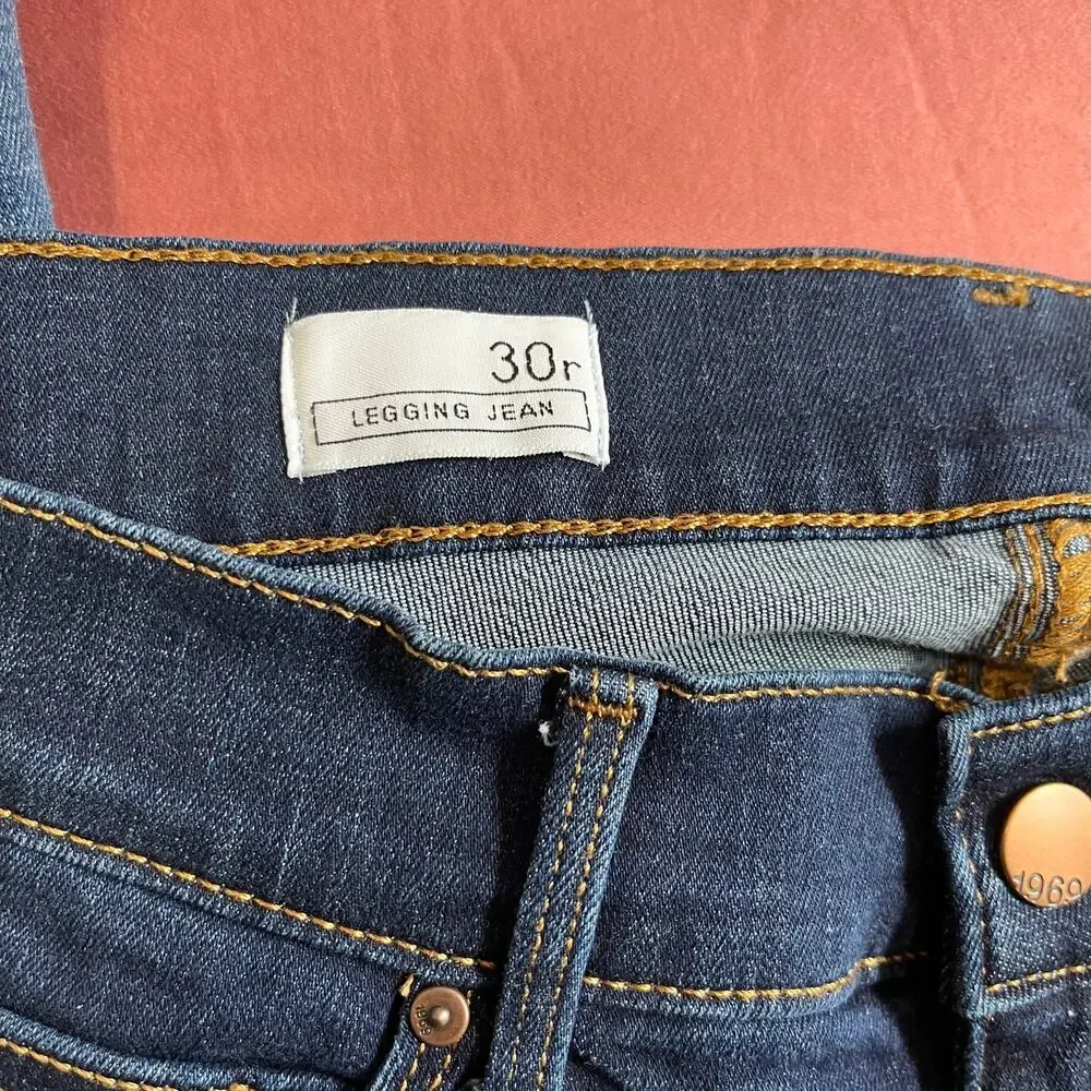 Gap Dark Blue Legging Jeans Size 30